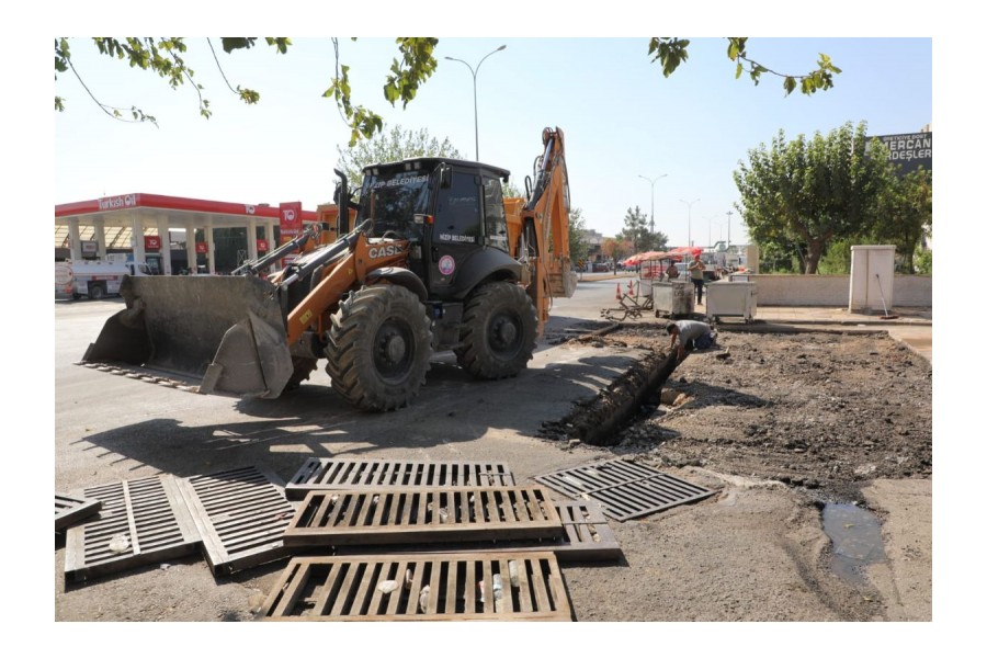 Nizip Belediyesi’nden Sanayi Sitesinde Menfez Yenileme Çalışması